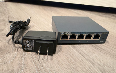 TP-Link TL-SG105 5-Port Gigabit Desktop Switch with Power Adapter