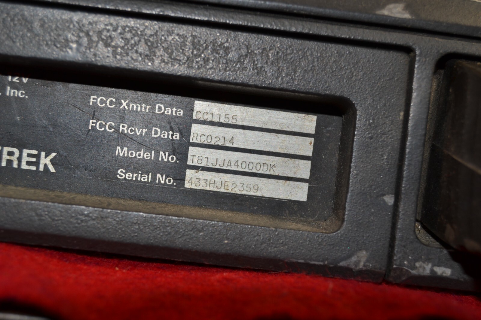 Motorola Mitrek T81JJA4000DK 29.7 to 38.999 MHz 100 watt mobile 2-way radio.