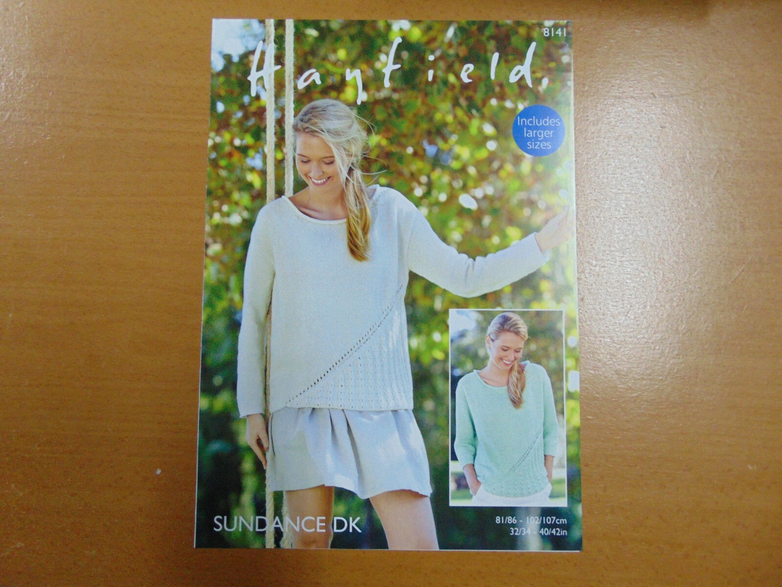 Hayfield Double Knitting Pattern 8141 Ladies Tops 81/86 - 102/107 cm 2 Designs