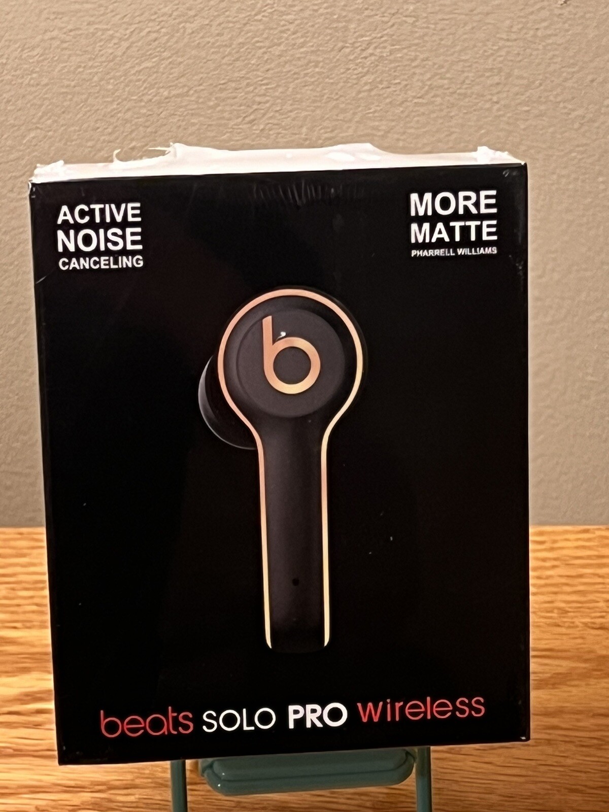 New Beats By Dre Solo Pro 6 Wireless In-Ear Buds-Black/Gold-Sealed!