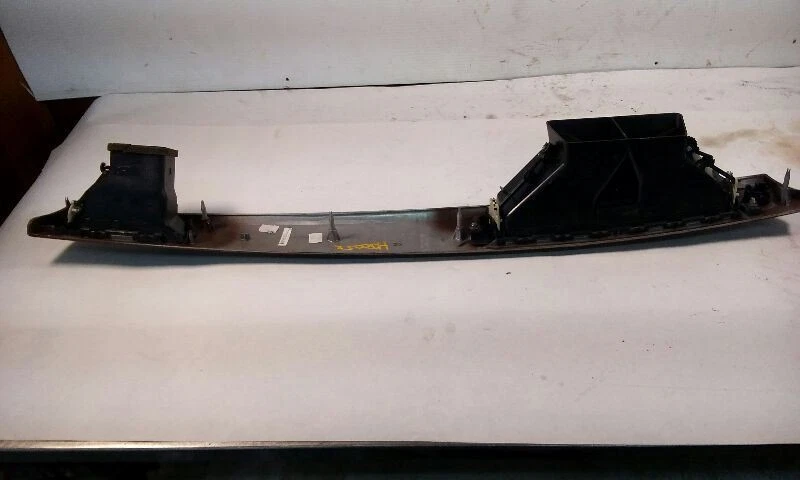 BMW 335i 2011 bisel de tablero con botón de parada de arranque, rejillas de ventilación Foto 4 de 4