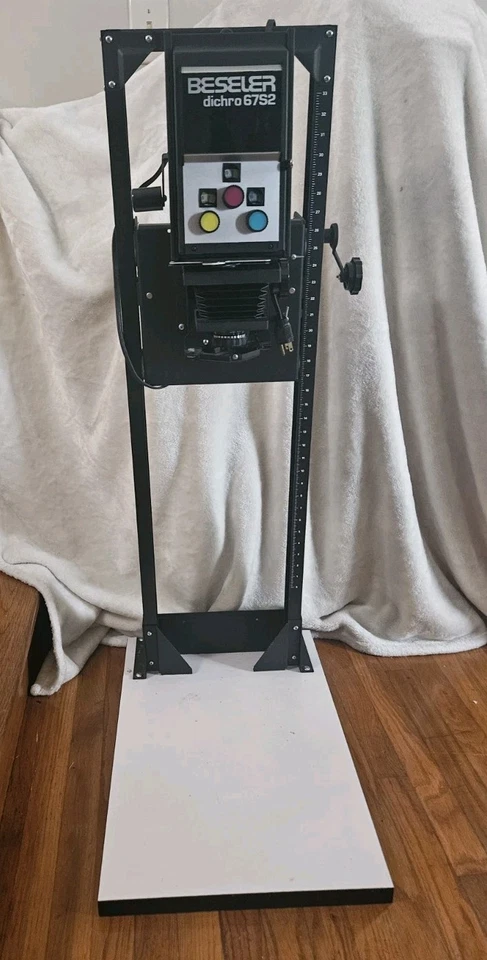 Ampliador de fotos Beseler Dichro 67s2 enciende, sin más pruebas Foto 2 de 4