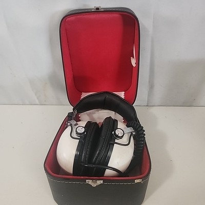 Pioneer SE-50 White 2-Way Collectible Stereo Over The Ear Headphones In Box