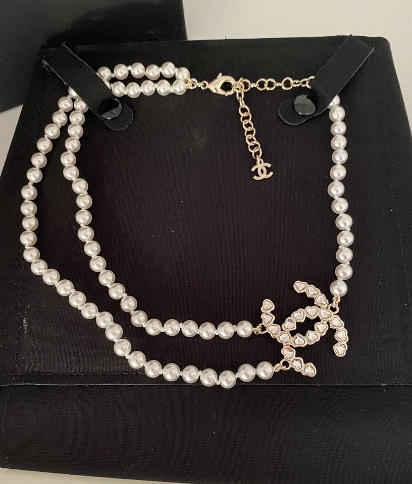 Collar Chanel Doble Perla Corazón Cristal Foto 4 de 4
