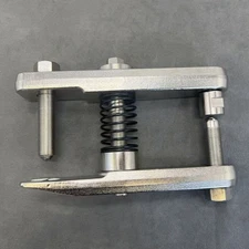 204793A Ball Joint Separator Puller Extractor Removal Tool for Jaguar Land Rover