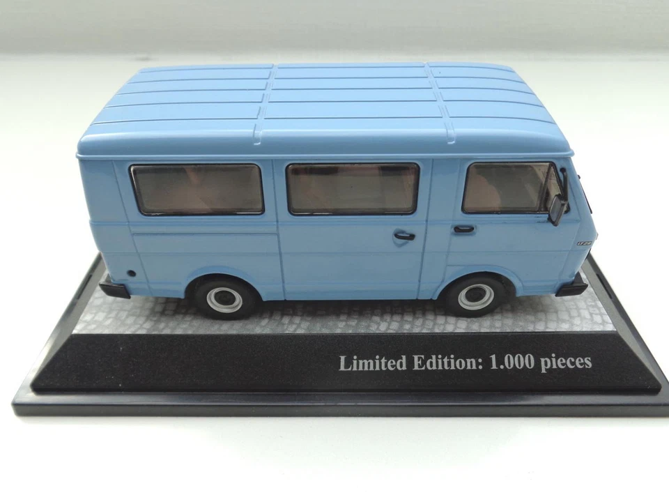 + VOLKSWAGEN VW LT 28 Modello Auto Blu In 1:43 Premium Classixxs Nuovo 13351 - Immagine 3 di 3