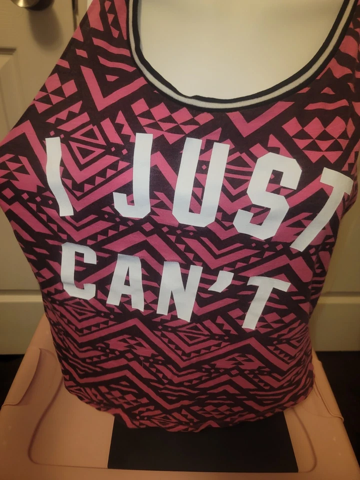 Camiseta sin mangas rara rosa de Victoria's Secret "I Just Cant" logotipo Y2k talla grande Foto 2 de 4