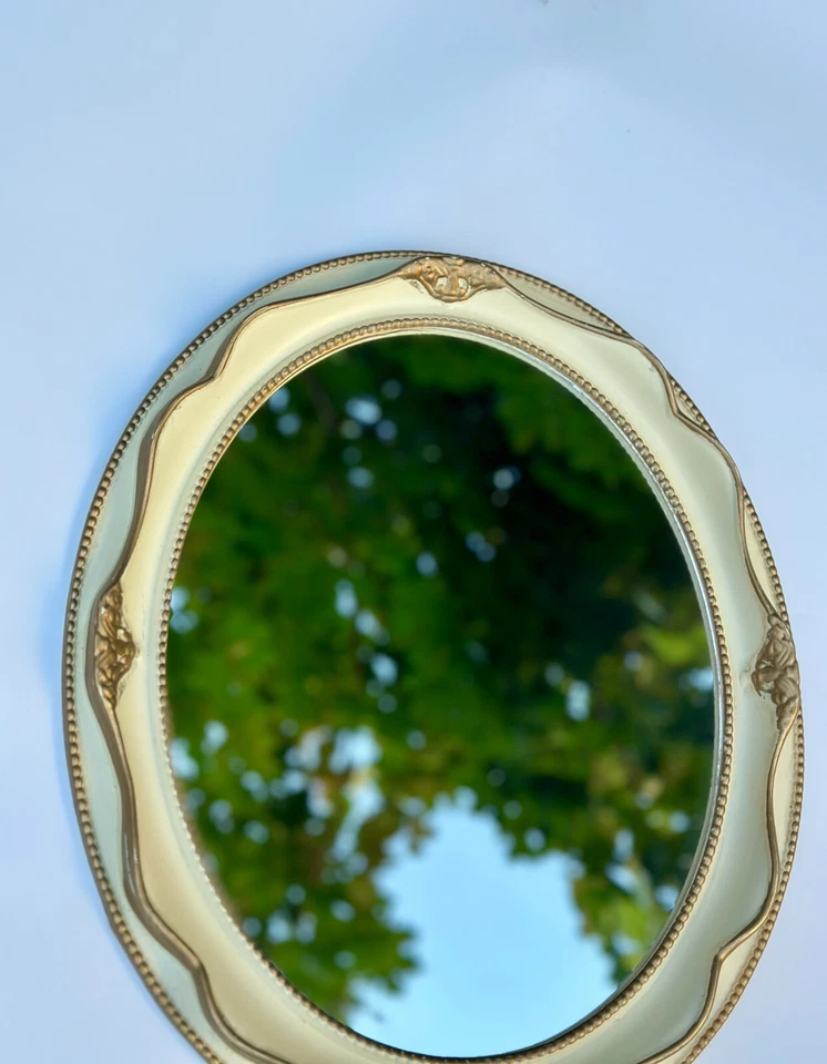 Oval mirror creamy white and gold molded plastic French Provincial Regency - Image 3 of 4