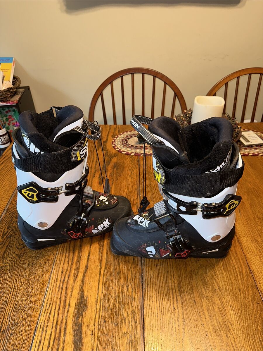 SALOMON SPK SCS SKI BOOTS SIZE 25.5 7 US White / Black Used SALOMON SPK SCS SKI BOOTS SIZE 25.5 7 US White / Black Used