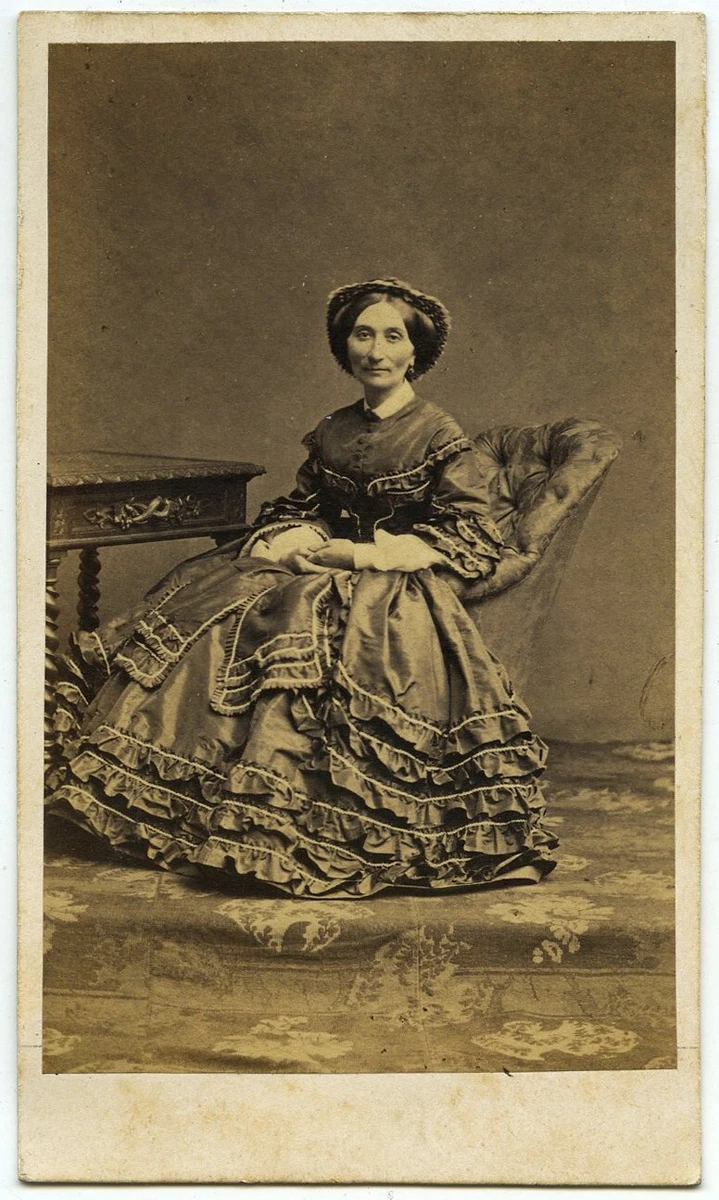 Photo CDV Ancienne Originale - Portrait De Femme Mode, Chapeau Fourrure, Berlin Vers 1890 - Tirage Papier Sur Carton