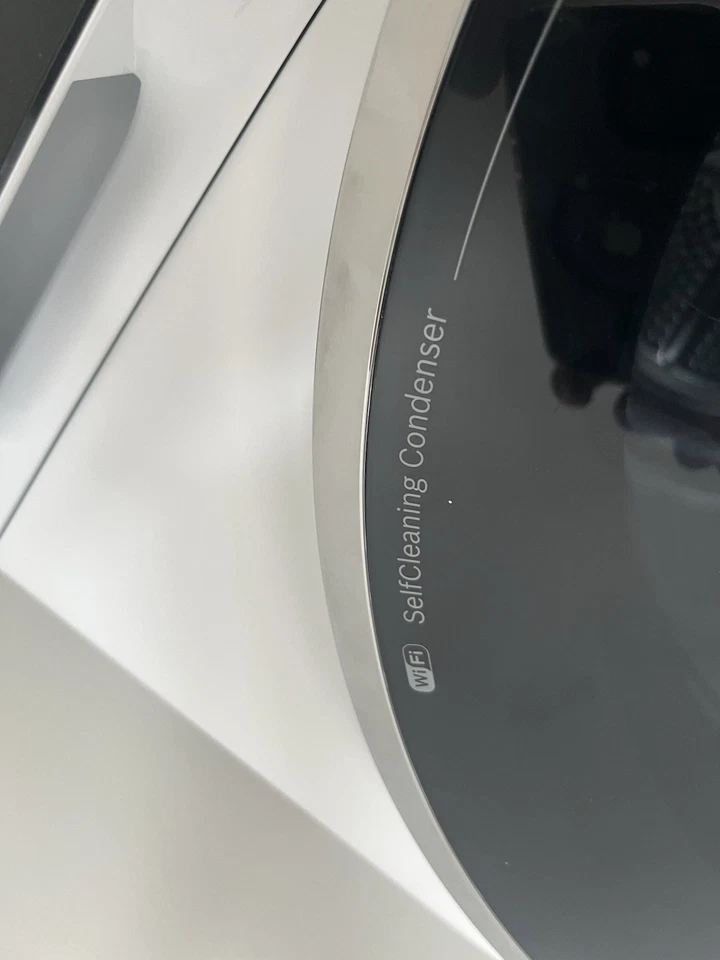 Bosch 500 Series 24" 4.0 Cu. Ft. Front Loading Electric Dryer and Compact Washer - Image 3 of 4