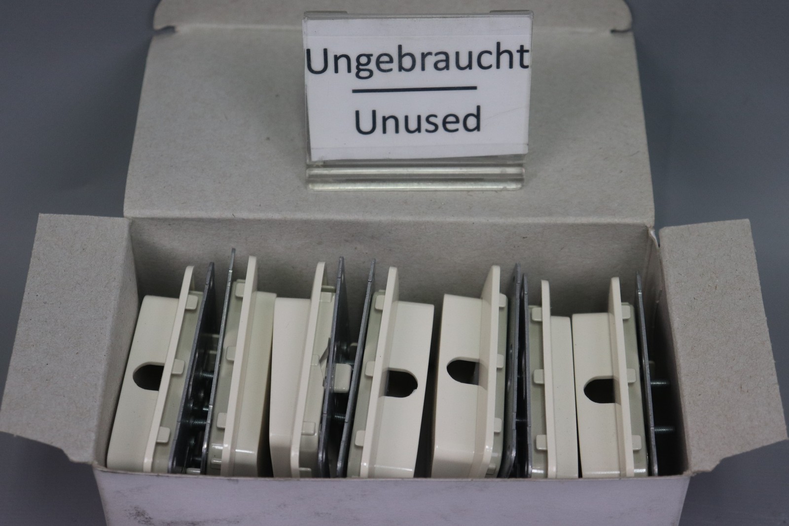 Honeywell Peha D 80.610 AT w central plates for line outlet 7xpcs unused original packaging