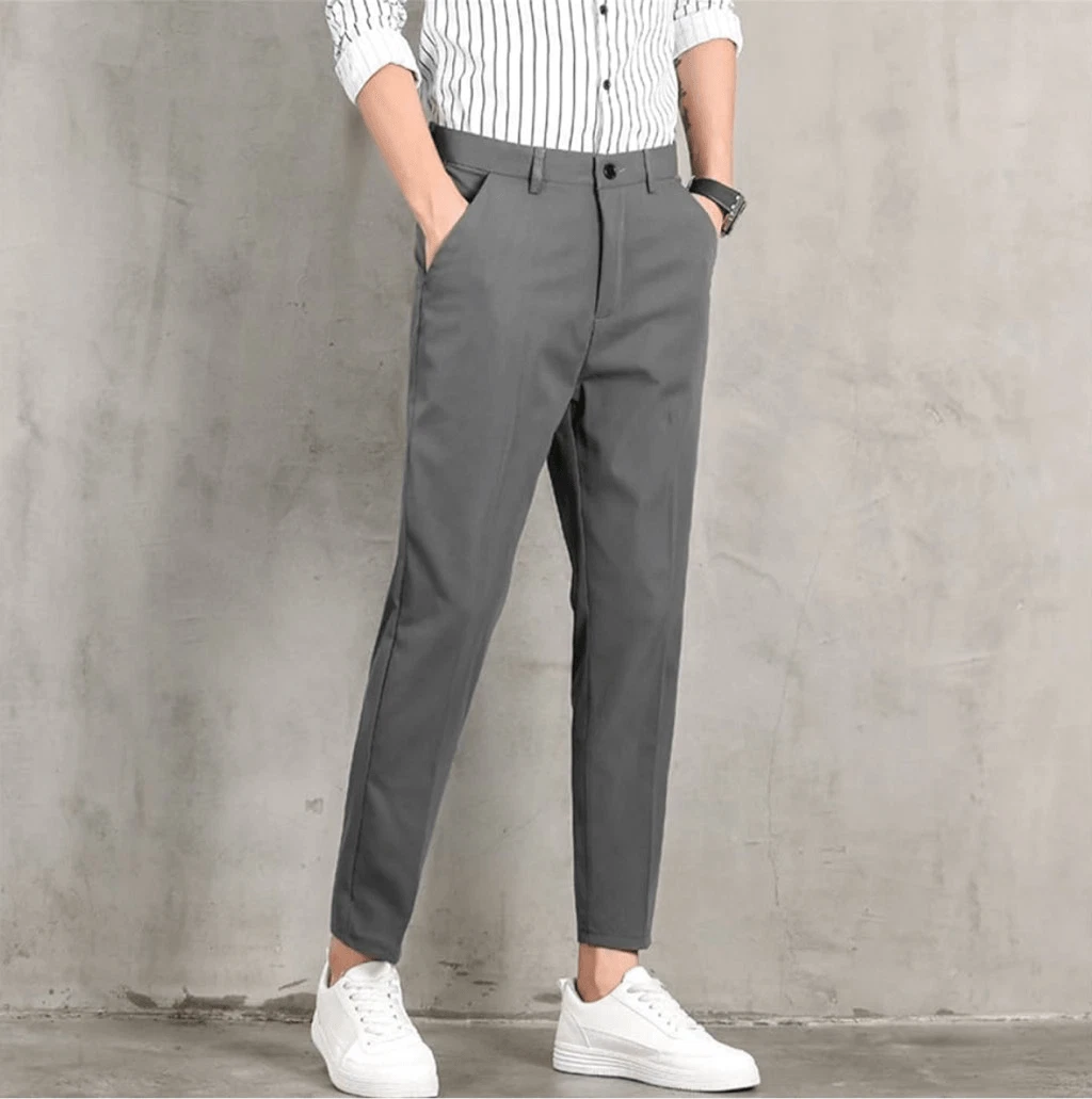 Amazon Essentials Men’s Grey Flat Front Straight Trousers Pants 42x30 Polyester