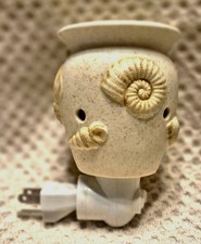 Scentsy Plug-in Night Light/ Wax Warmer Seashells Ocean Shells Nautical Retired