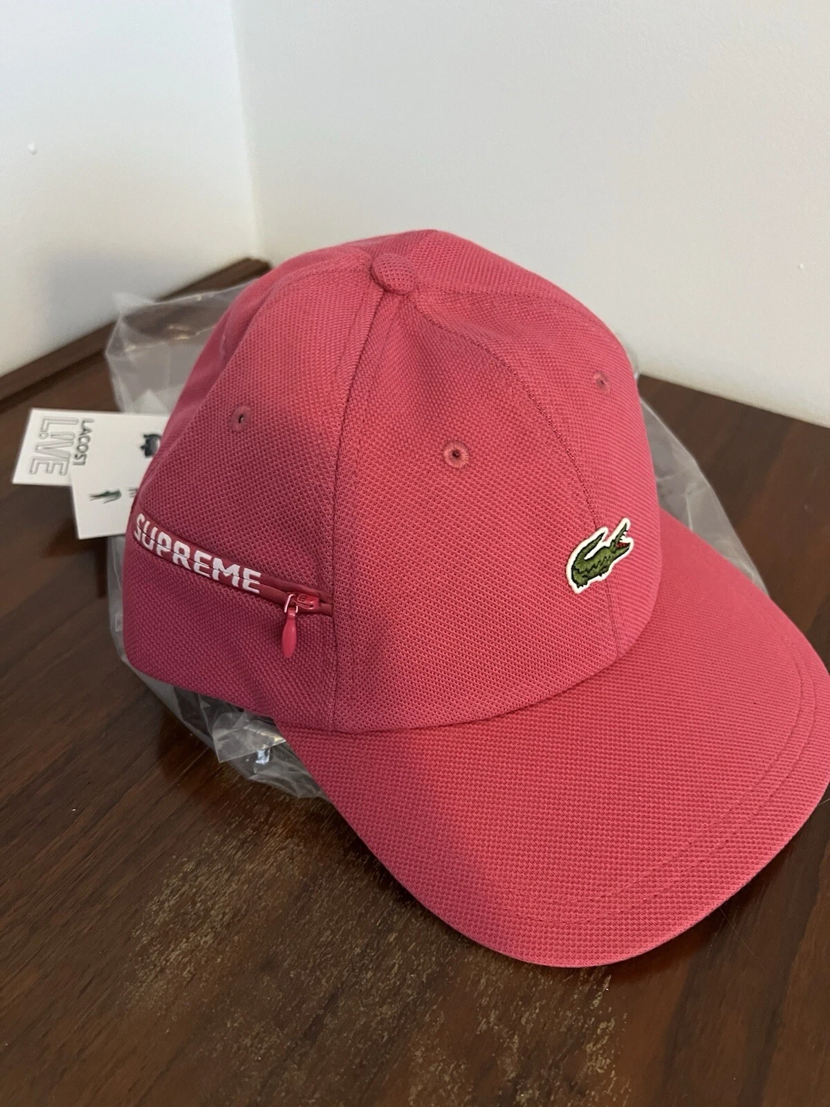 Chapeau rose Supreme Lacoste Pique 6 panneaux