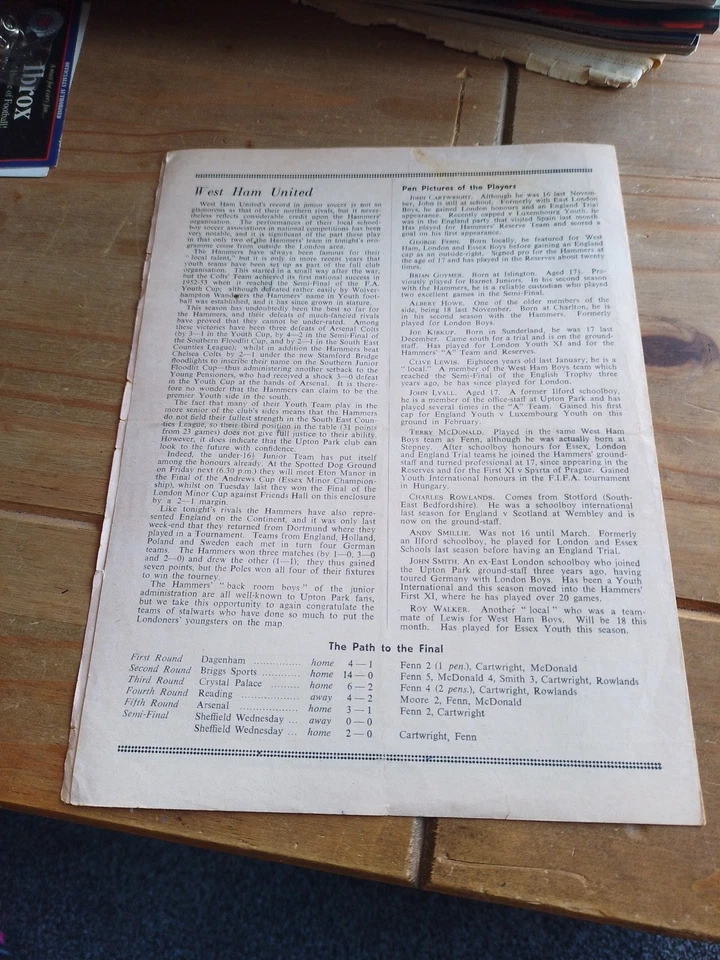 FA YOUTH CUP FINAL 1957 West Ham United v Manchester United 2/5/1957 (28) - Image 4 of 4