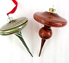 2 Artisan mouth blown art glass ornaments Xmas swirl red green Mountain Laurel