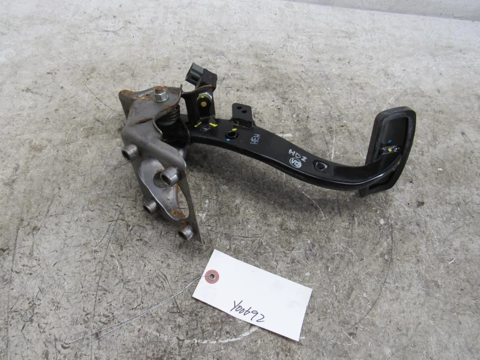 2009 2014 Hyundai Genesis equus sedan brake foot pedal bracket switch sensor OEM Foto 3 de 4