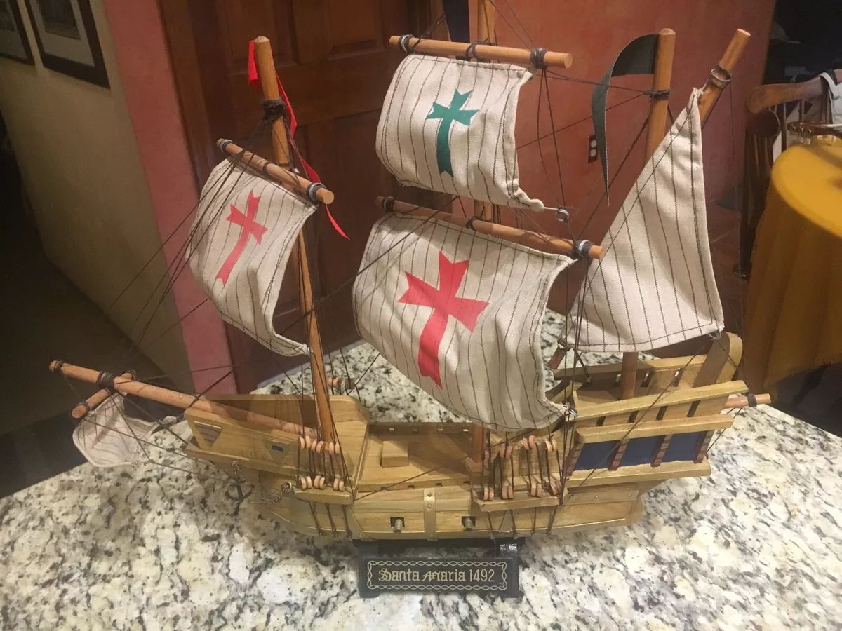 VINTAGE 20 Santa Maria 1492 WOODEN SHIP MODEL w/stand EXC cloth sails