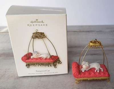 Hallmark Keepsake 2007 Pampered Cat on Chaise Longue Christmas Ornament