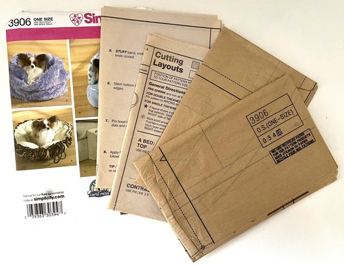 DOG ACCESSORIES Simplicity Sewing Pattern 3906 - Picture 3 of 3