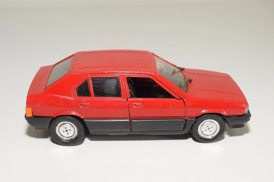 A27 1:25 POLISTIL S-205 S205 S 205 ALFA ROMEO 33 ROSSO OTTIME CONDIZIONI - Immagine 4 di 4