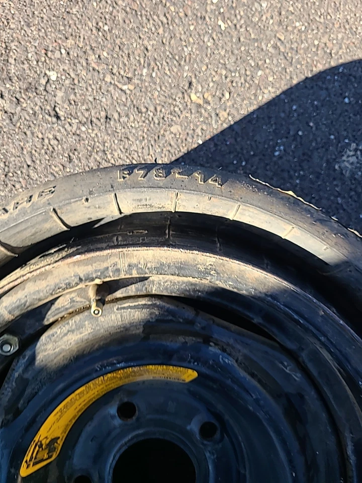 Neumático Pontiac Firebird 1977-1978 transmisión automática Camaro Z28 BF Goodrich F78-14 Foto 2 de 4