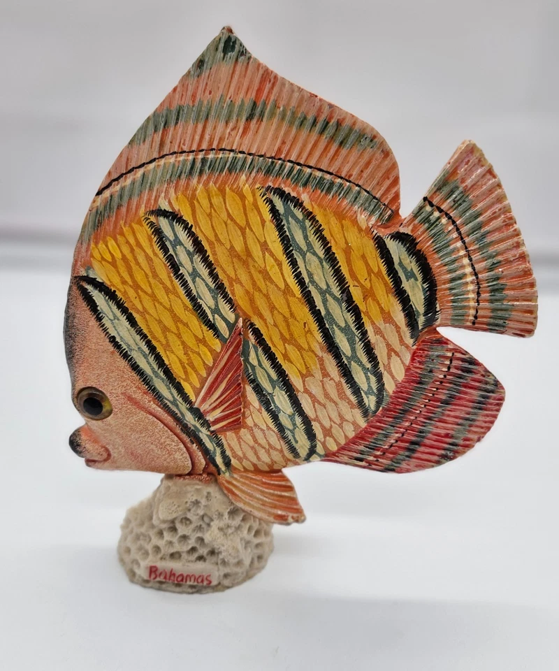 Estatuilla de recuerdo moldeada de peces tropicales de Bahamas Foto 2 de 4