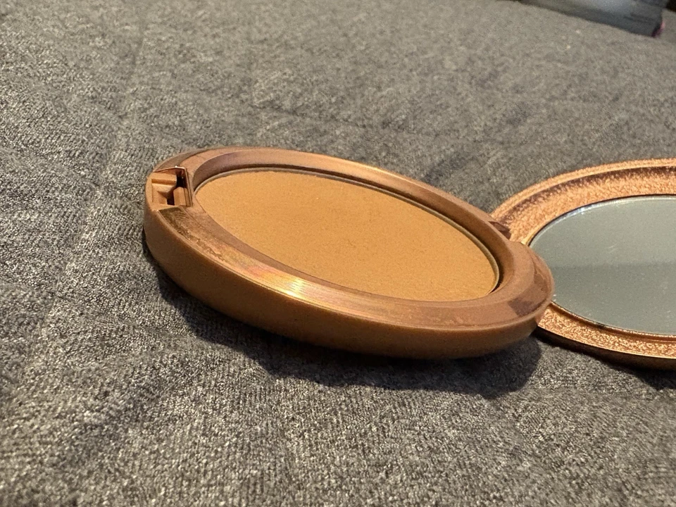 MAC SKINFINISH SUNSTRUCK BRONZER Radiant Medium Golden 8g - Image 3 of 4