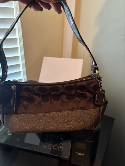 Cartera de mano Coach Signature C marrón oscuro de cuero jacquard F46302 nueva con etiquetas $148 Foto 2 de 4
