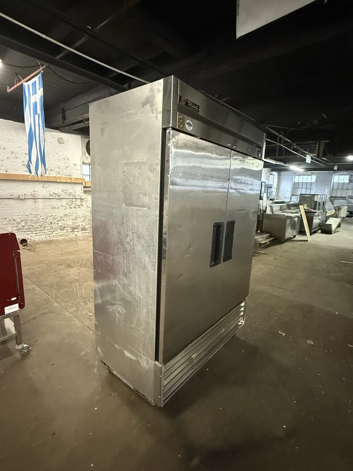 Refrigerador de alcance True Refrigeration T-49 SS USADO REFRIGERADOR DE 2 PUERTAS Foto 2 de 4