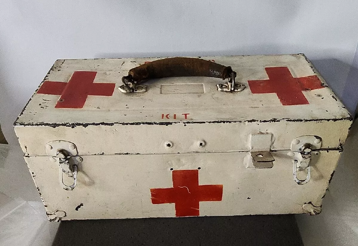 vintage red cross first aid kit metal box 16