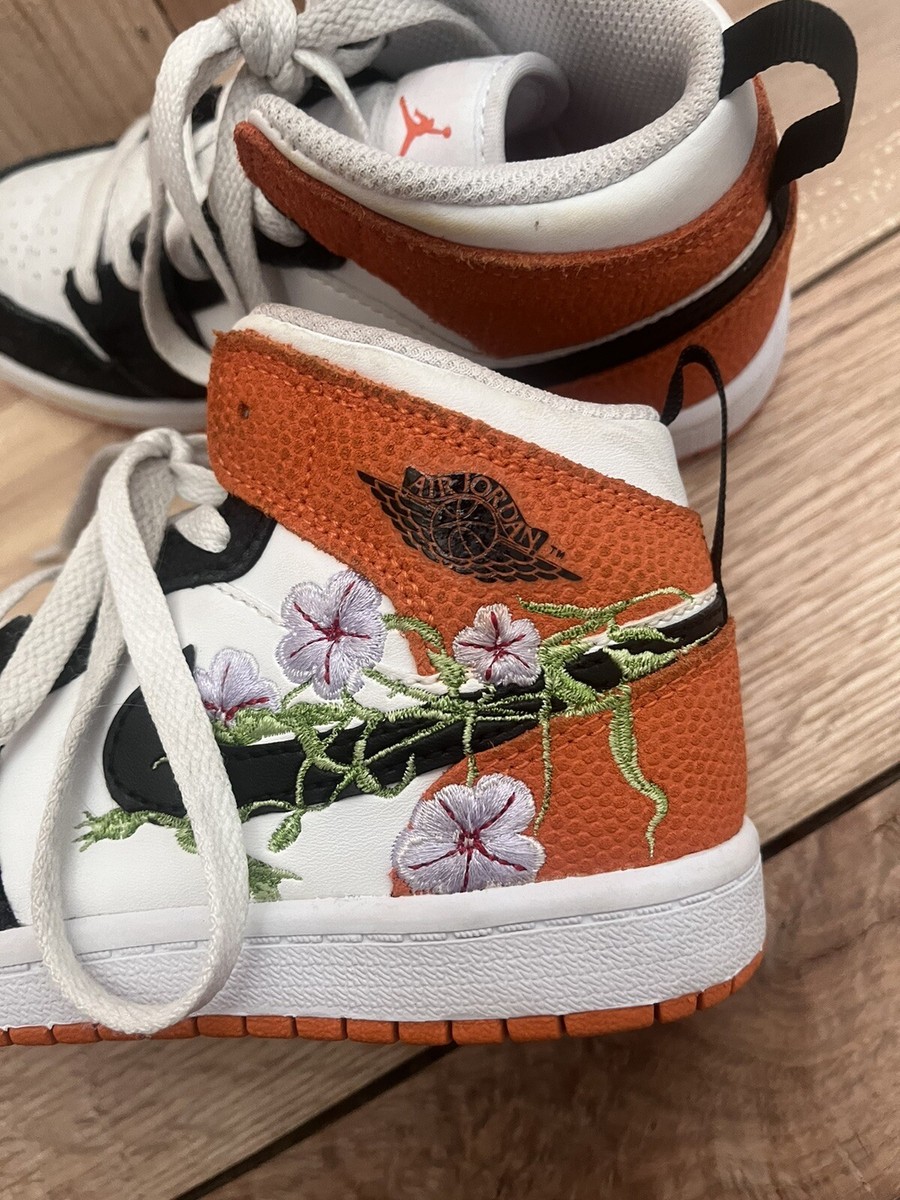 NIKE AIR JORDAN 1 MID SE (PS) WHITE-BLACK-STARFISH SZ 1 Y [DQ8393