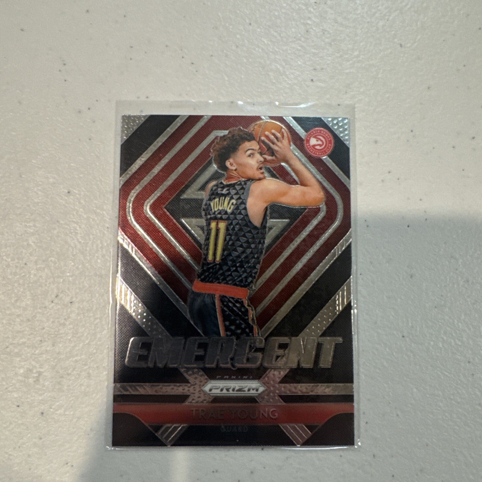 2018-19 Panini Prizm - Emergent #5 Trae Young (RC)