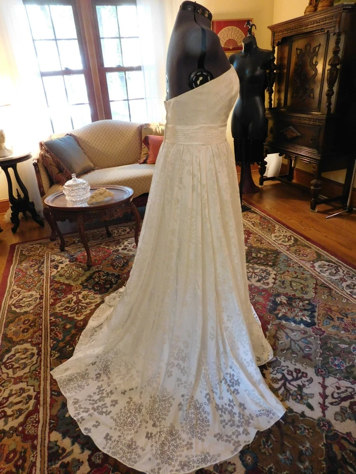 PRECIOSA GALINA BLANCA SUAVE POLI (SEDOSA) DISEÑO FLORAL SIN TIRANTES BODA MARRÓN S10 Foto 2 de 4