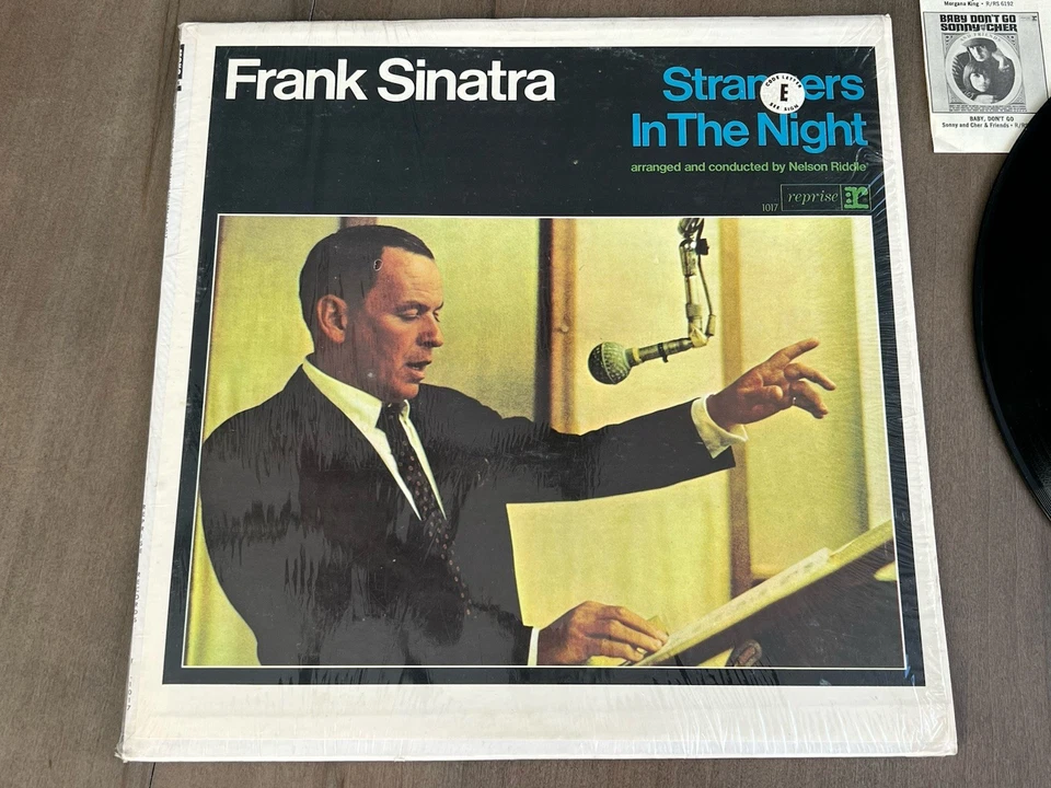 Frank Sinatra Strangers In The Night Vinyl LP F-1017 1966 Mono EX/EX w/ Shrink - Image 2 of 4
