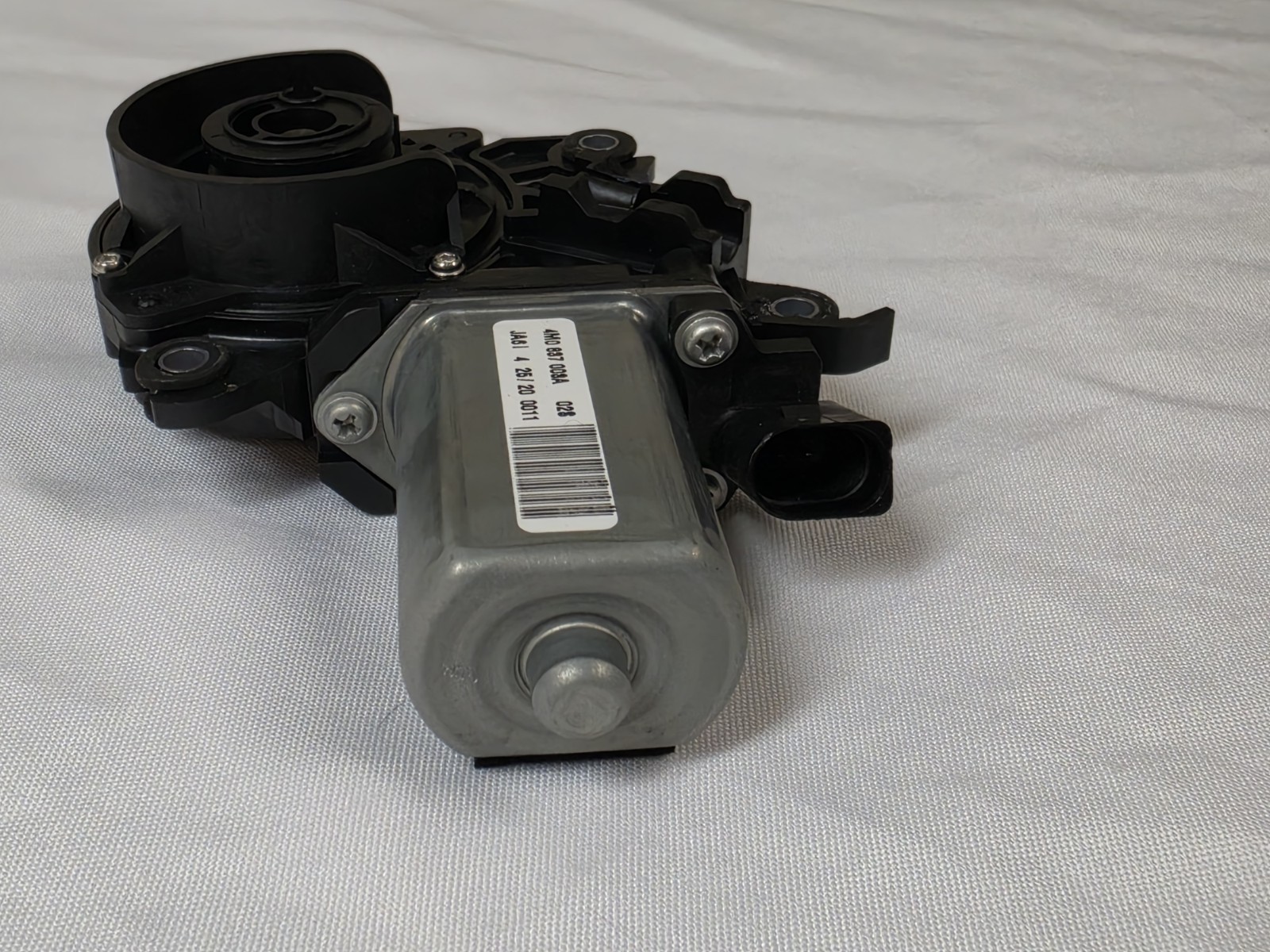Bentley Bentayga 2017-2020 Front Left Door soft close actuator