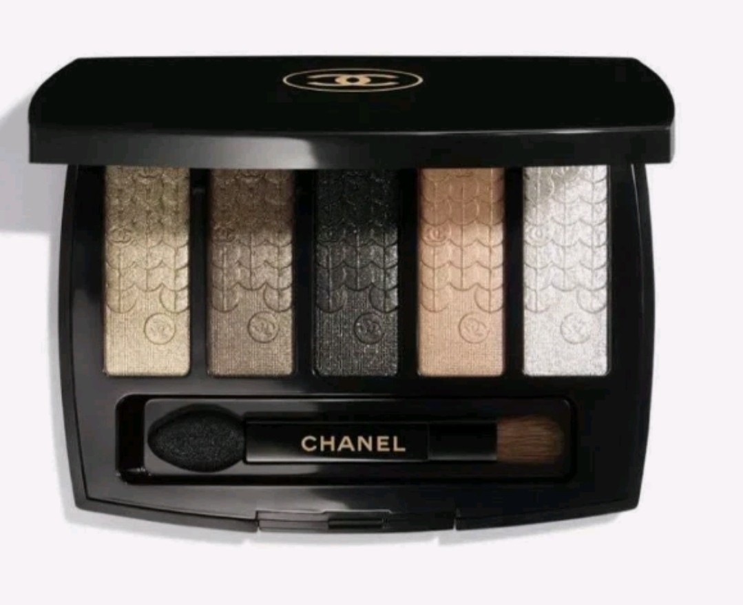 CHANEL LUMIERE GRAPHIQUE アイシャドウパレット CHANEL Lumiere Graphique Eyeshadow Palette Holiday 2023