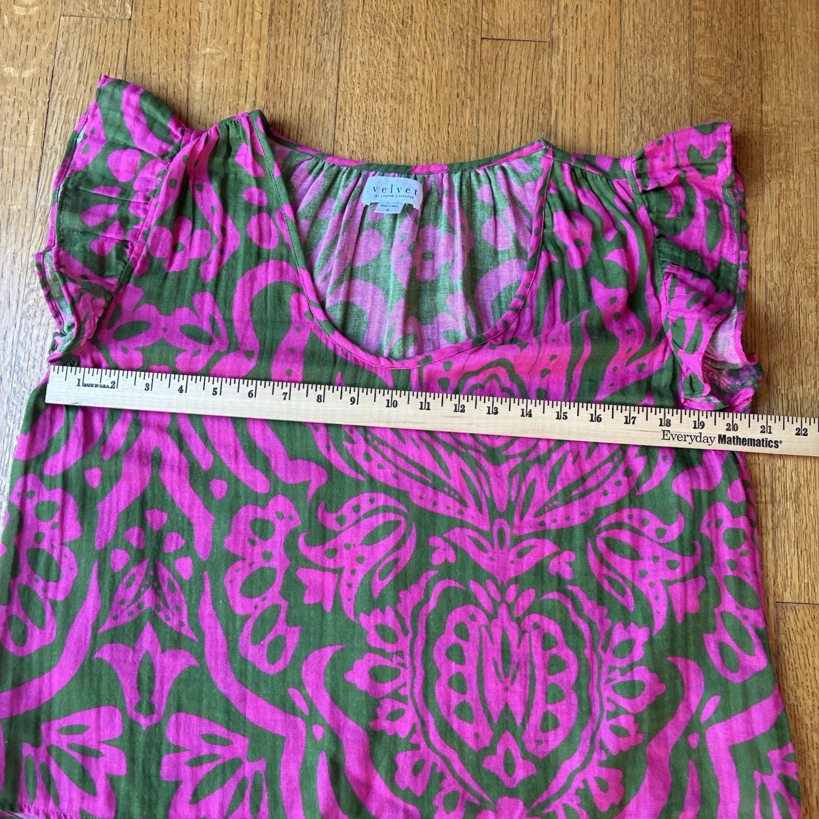 Velvet By Graham & Spencer Aleah Top Blouse Womens S Pink Green Lightweight