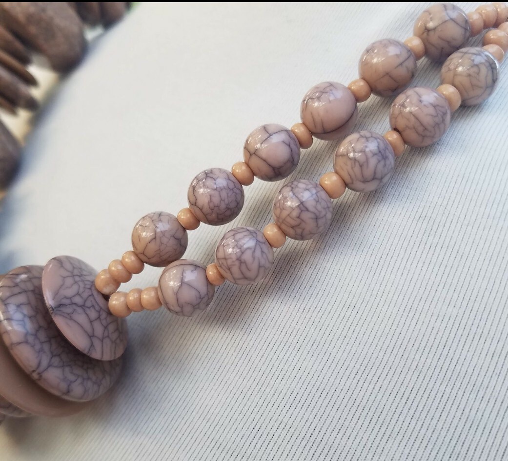 Large chunky statement necklace neutral resin gra… - image 4