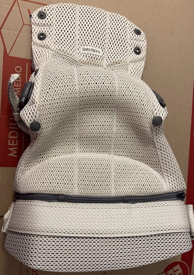 Portabebés BabyBjörn Harmony color crema Foto 3 de 4