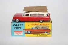 Corgi 437 Cadillac Superior Ambulance, VNM in OVP