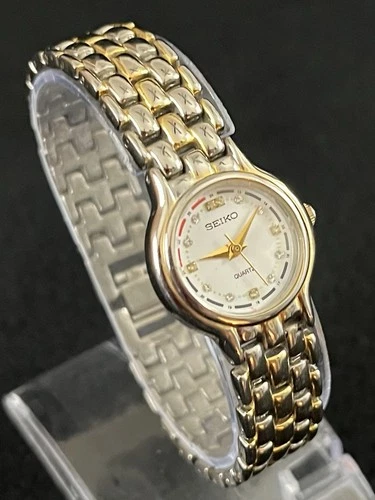 Seiko Women's Quartz Watch V401-5421