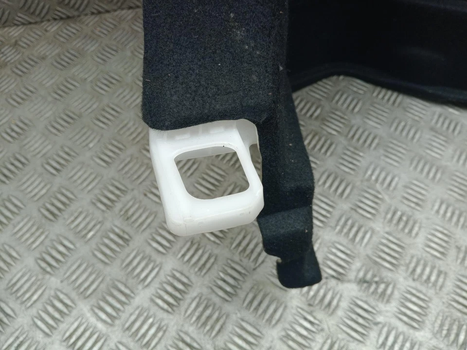 ALFOMBRA ALFOMBRILLA LATERAL IZQUIERDA TOYOTA PRIUS 6474047200C3 MK4 2015-2018 Foto 4 de 4