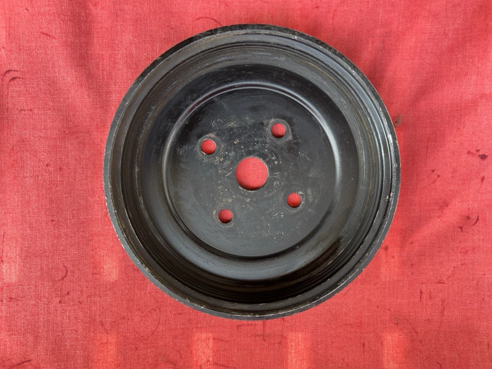 1989 Nissan Stanza water pump pulley - Image 2 of 3