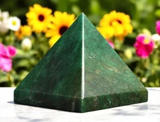 Large Green Jade Crystal Pyramid Handmade Crystal Home Office Decorative Pyramid