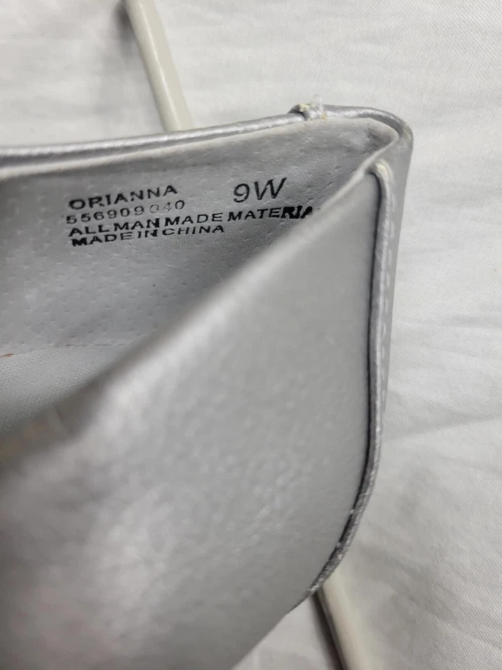 Tacón de cuña pequeño Bellini Silver Orianna para mujer talla 9W con cuentas Foto 2 de 4