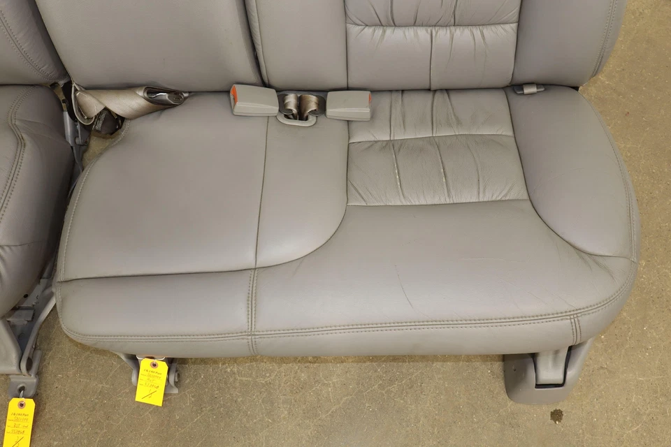 95-99 Chevy Suburban GMT400 2nd Row Leather Bench Seat (Gray 132) — 第 3/4 张图片