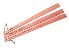 Personalisierter Zeder Schuhlöffel 60 cm (24′′) - Kordel zum Aufhängen, kostenlose Gravur