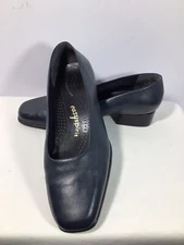 Easy Spirit AUBURN Navy Leather Low Block Heel Pumps 8 B